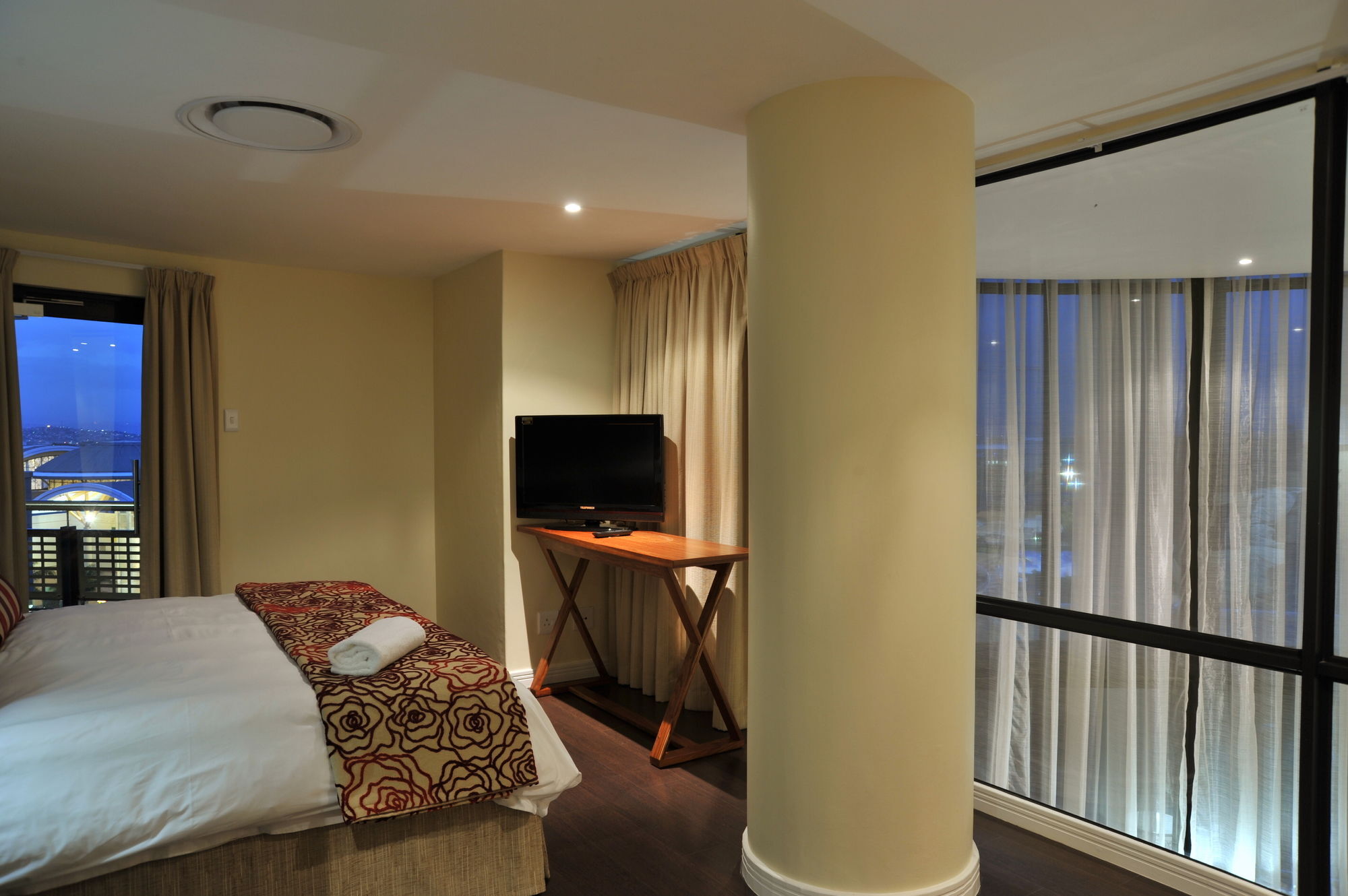 Protea Hotel Fire & Ice! By Marriott Durban Umhlanga Ridge Exterior photo